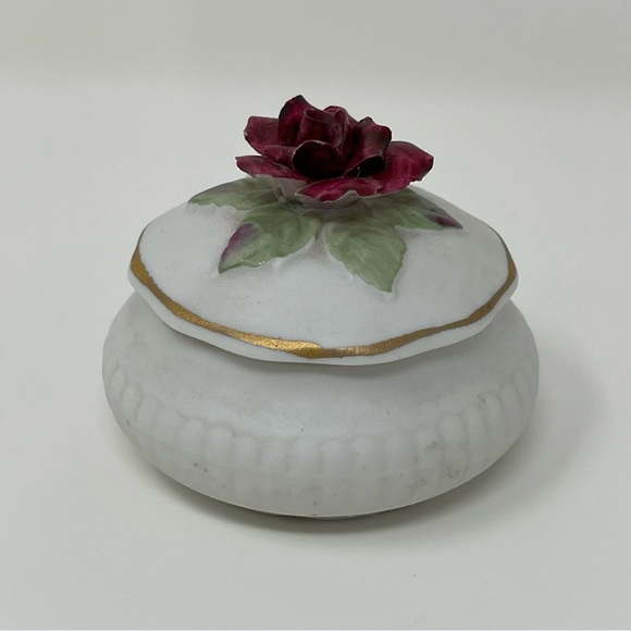Vintage Delicate Red Rose Floral Miniature Trinket box with Lid, Made in Japan - Picture 8 of 8